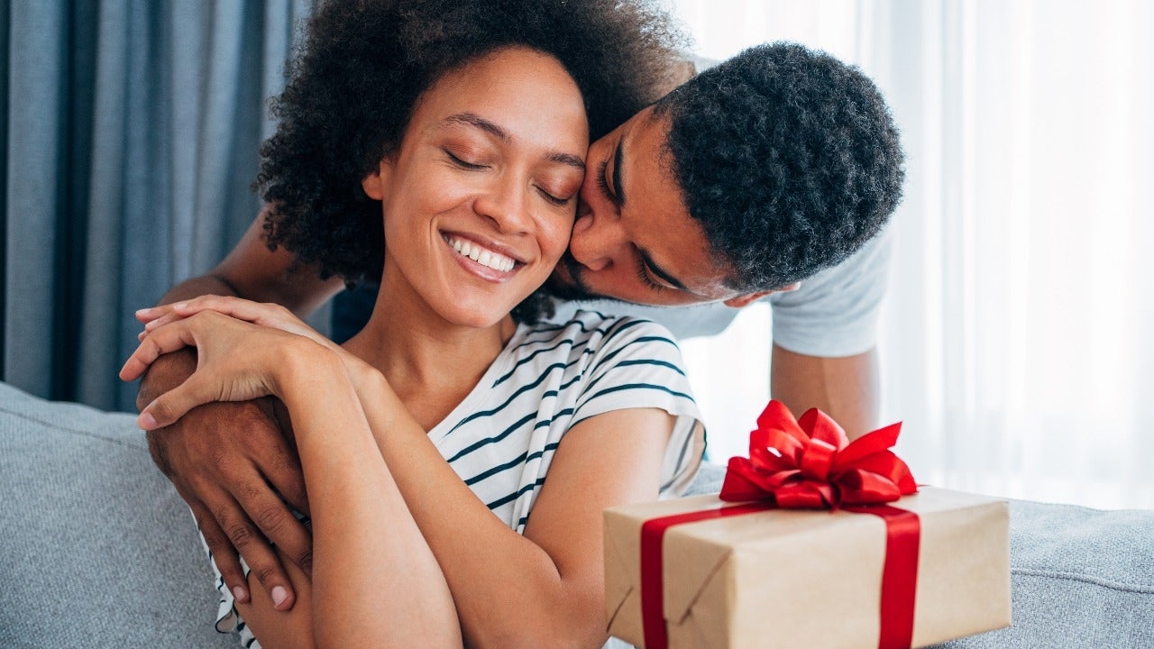 Share more than 168 wedding gifts under 15000 rupees best kenmei.edu.vn